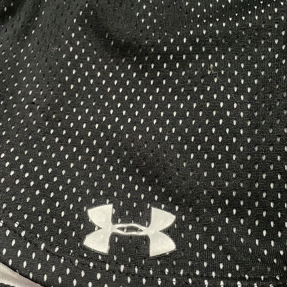 Under armour shorts. Size small - Picture 4 of 5